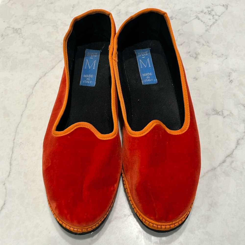 Sant M size 40 indoor outdoor slipper, house shoes. Furlane deep orange velvet